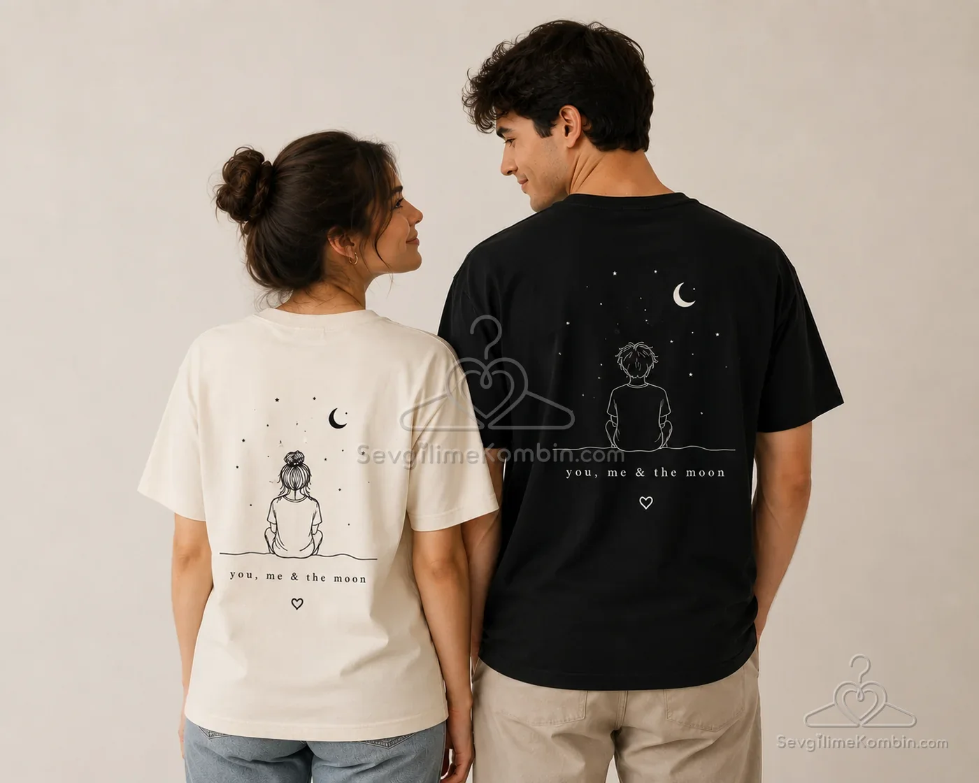You, Me & The Moon Sevgili Tişört Kombini